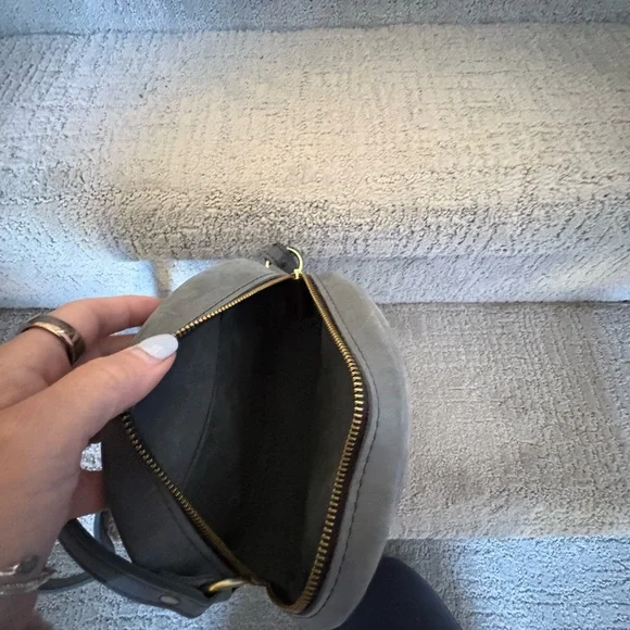 Portland Leather Goods Large Circle Crossbody Bag - Picture 3 of 3